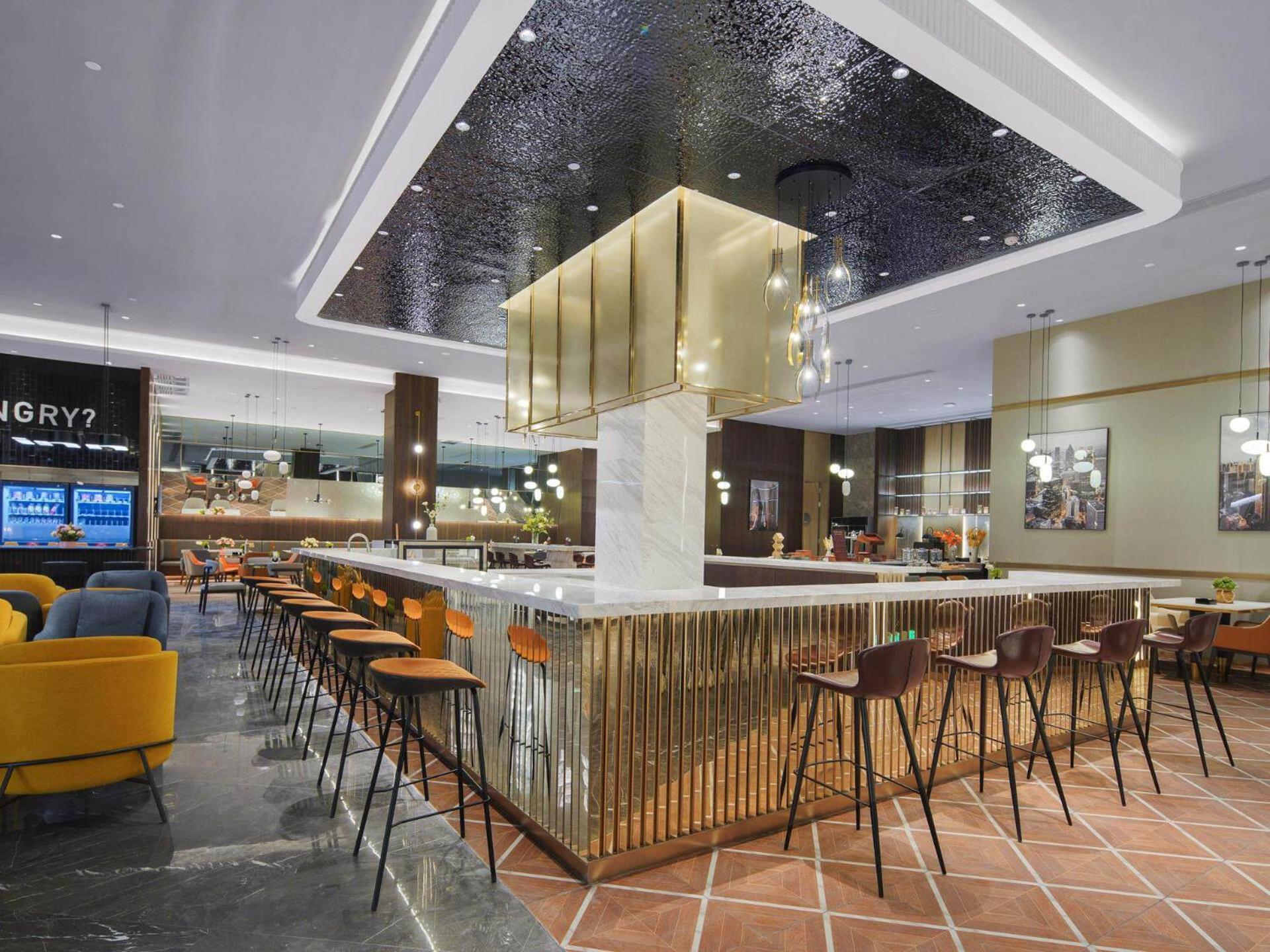 Park Inn By Radisson Nanchong Yilong Star City Plaza Exterior photo