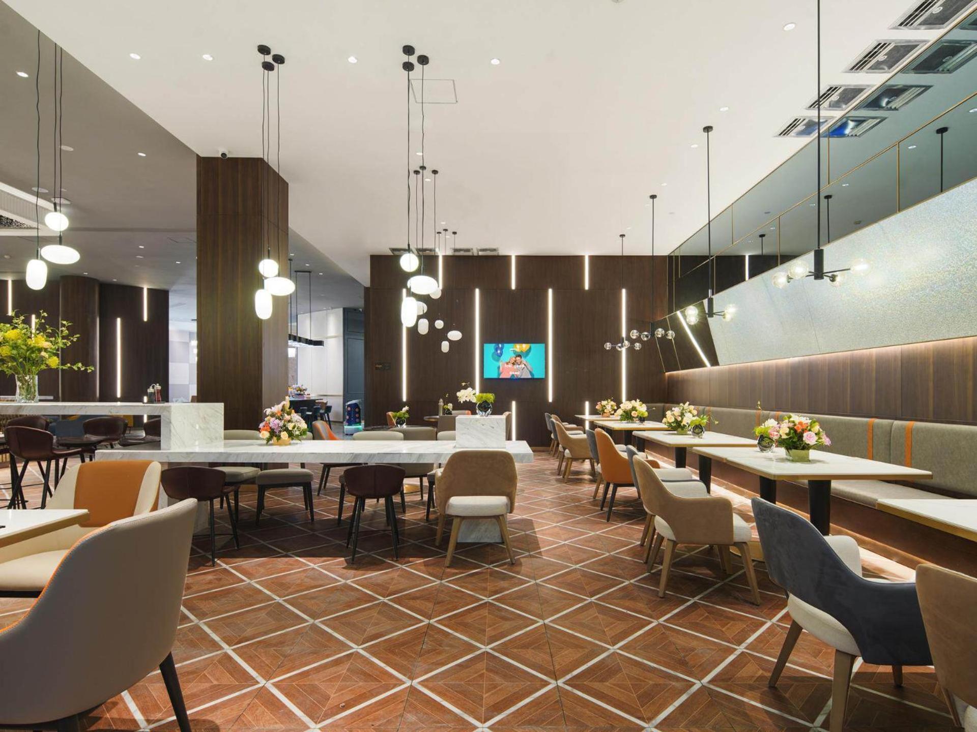 Park Inn By Radisson Nanchong Yilong Star City Plaza Exterior photo